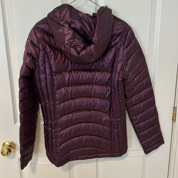 Premium Down Filled Lightweight and Compressible Purple Jacket - Picture 2 of 2